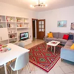 Tirana Views Apartment - Comfy & Spacious