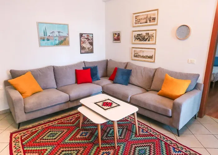 Tirana Views Apartment - Comfy & Spacious