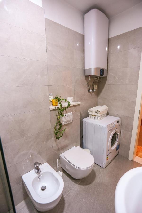 Views - Comfy & Spacious Tirana